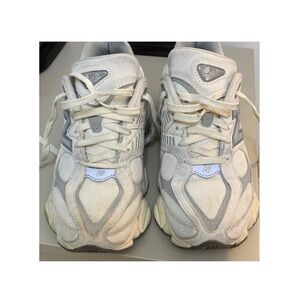 *SOLD*New Balance White and Gray Sneakers